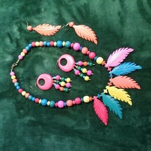 VINTAGE CHUNKY COLORFUL LEAVES BEADS NECKLACE WITH EARRINGS